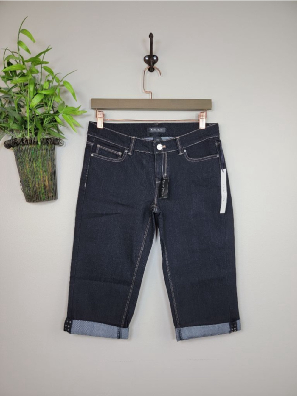 NEW White House Black Market Noir Pedal Pusher Stud Cuffed Capri Jeans WHBM 2